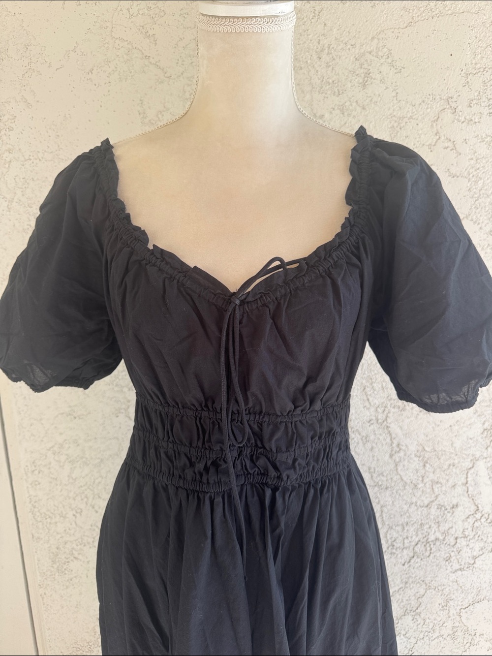 Old Navy Black Puff Sleeve Smocked Waist Maxi Dress - Picture 2 of 6